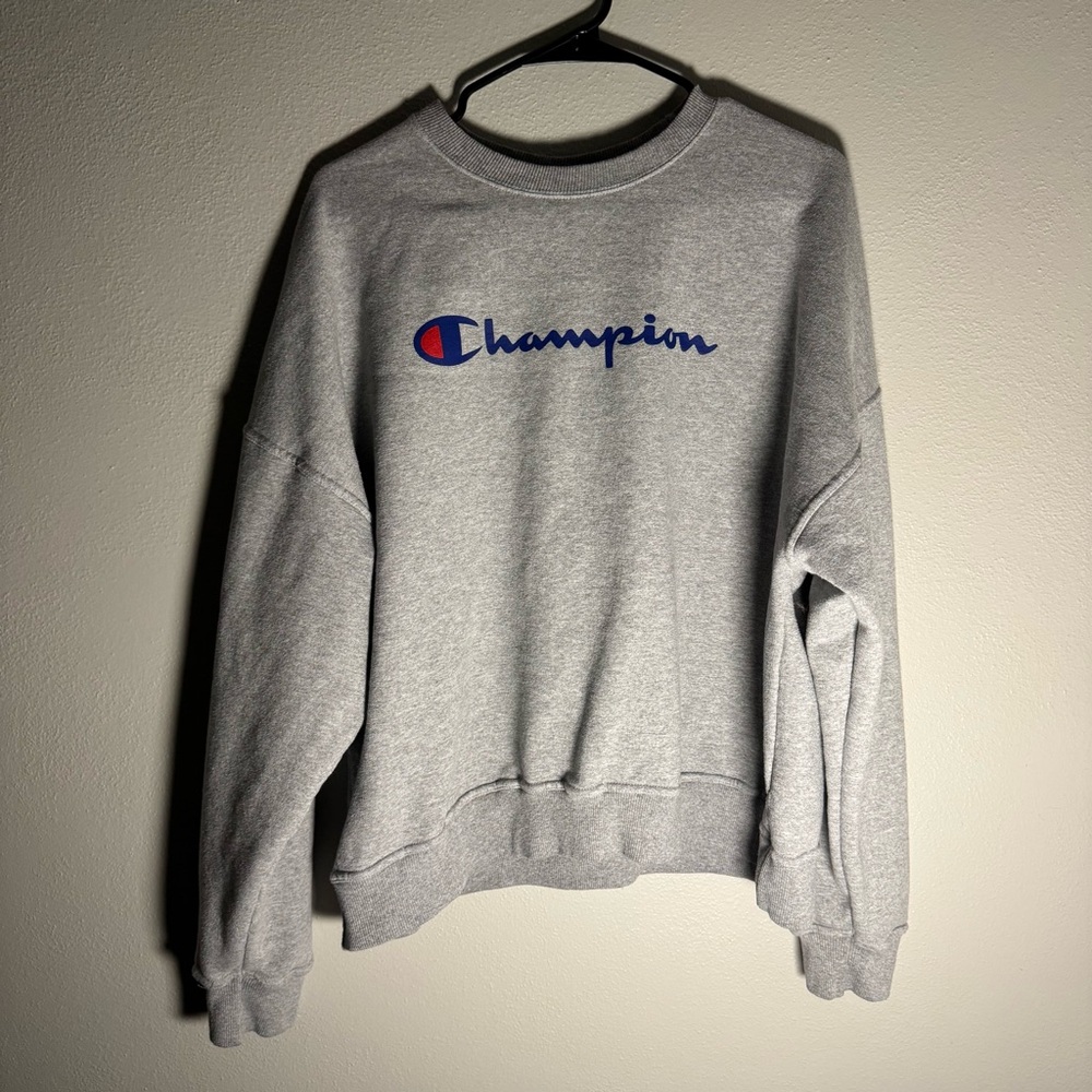 Champion Women's Heather Gray Crew Neck Sweater